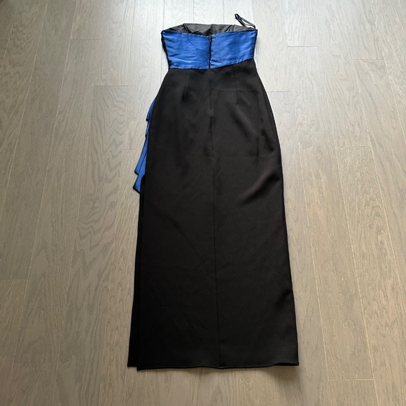 Elegant Black and Blue Strapless Dress - Picture 3 of 14